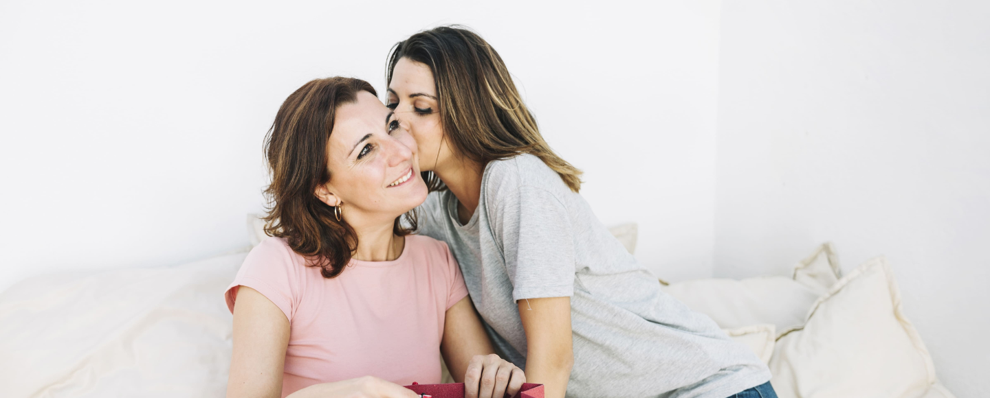 Día de la Madre: Belleza, tech y abrigo lideran regalos Uruguay